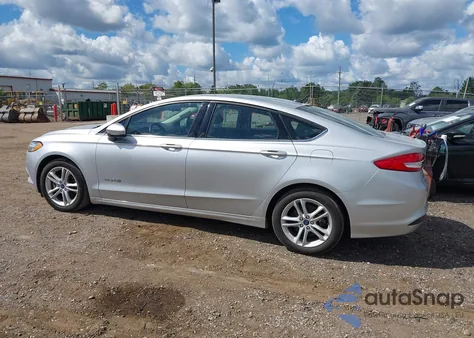 2018 Ford Fusion Hybrid Se z USA, uszkodzony, nr VIN 3FA6P0LU3JR172437